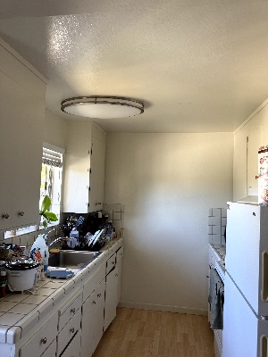 Roomate search (M) in 2br 1ba apt. (Off-campus for 1 year lease) 2