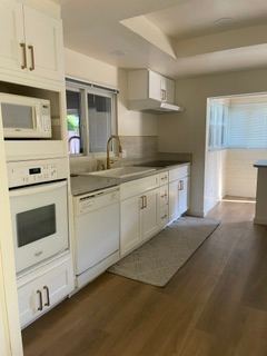 Two bedroom, one bath cottage for rent in unincorporated Menlo Park 2