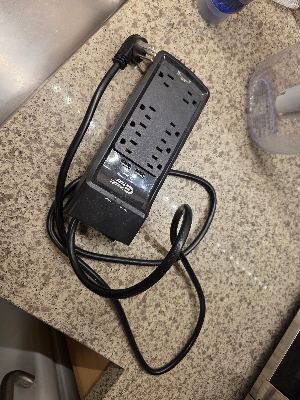 Power strip w/ USB surge protector 6ft cable 1