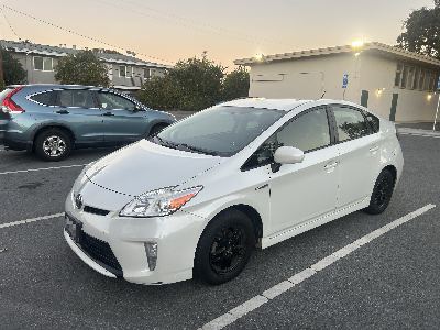2015 Toyota Prius Hatchback 3