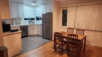Private bedroom and bathroom in a 2B/2B apartment in College Terrace, Palo Alto 1